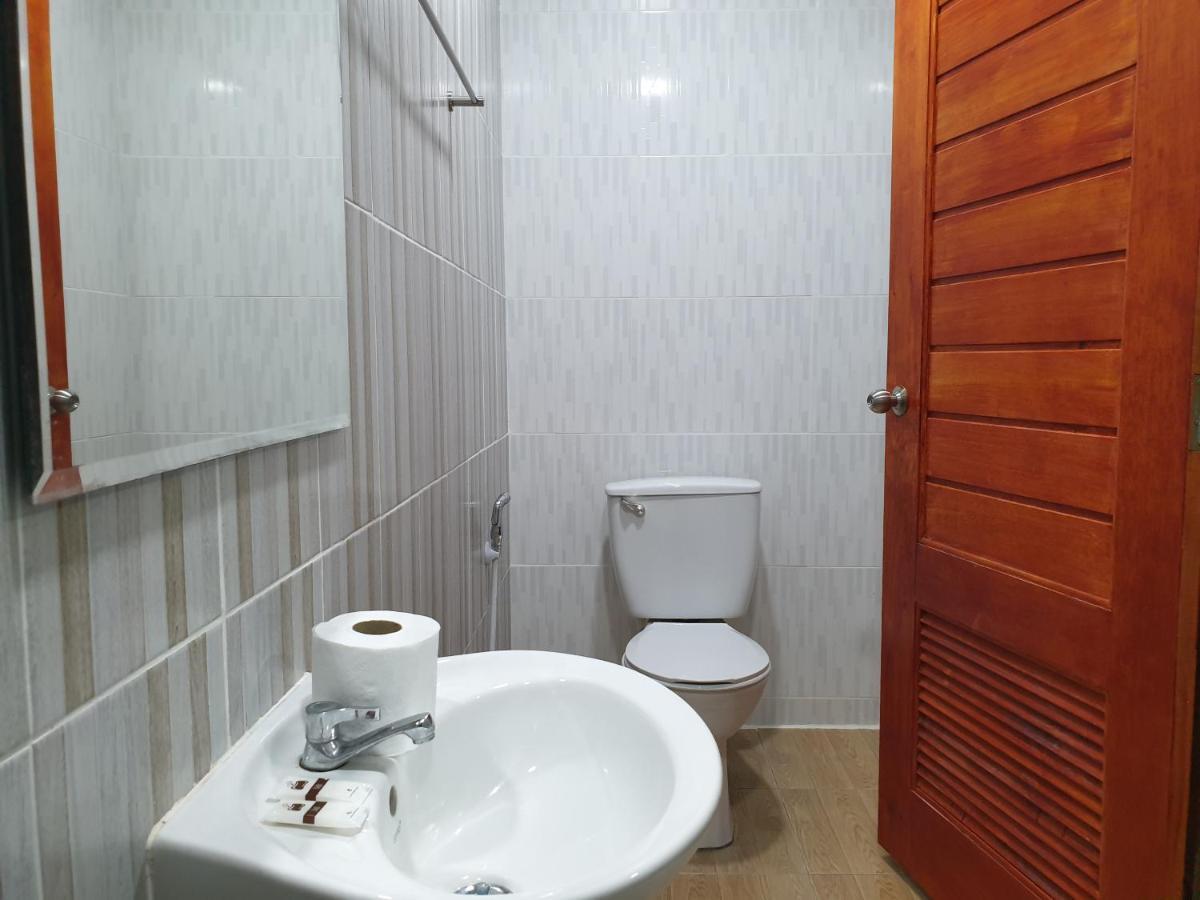 קו פי פי Aladdin Guest House מראה חיצוני תמונה